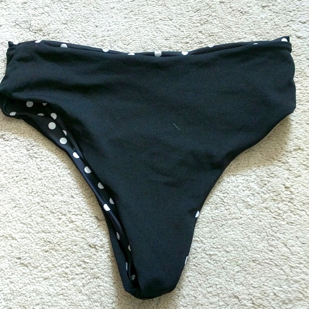 Bikinis - Picture 6 of 6